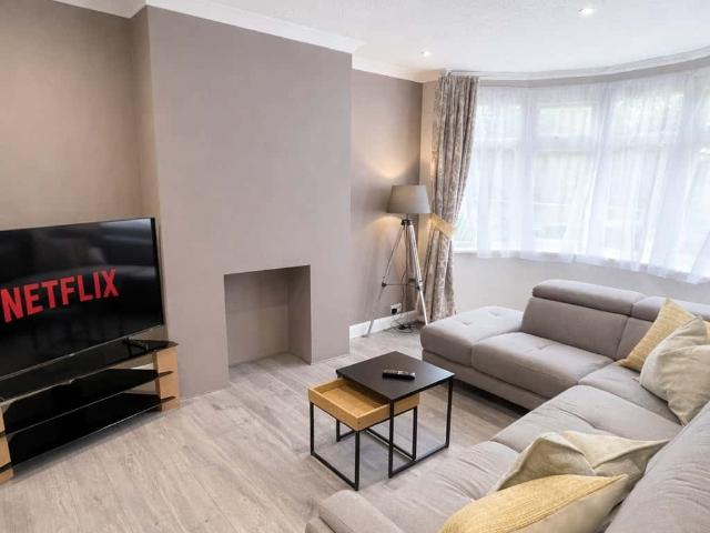 Flat for rent in Kingswood, North Watford
