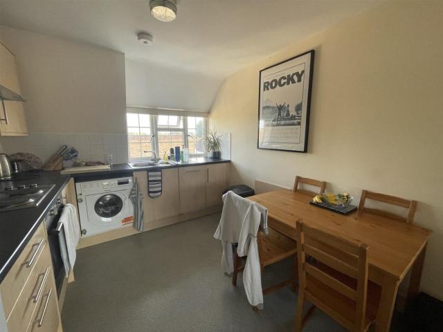 Flat for rent in London Borough of Hillingdon, Greater London