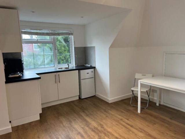 Flat for rent in Temple Fortune, Greater London