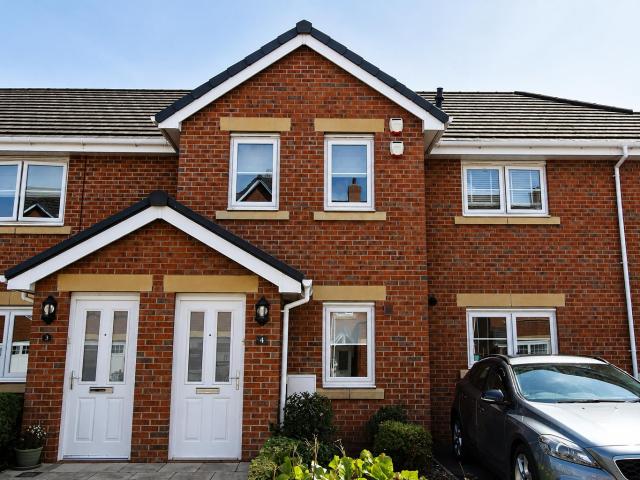 Flat for rent in Rossmore, Cheshire