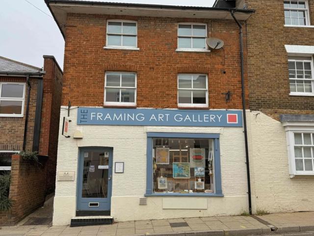 Flat for rent in Leatherhead, Mole Valley