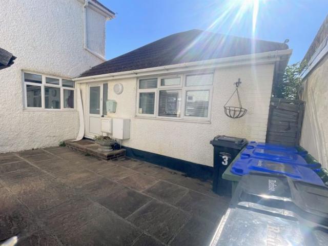 Flat for rent in Peacehaven, Iford