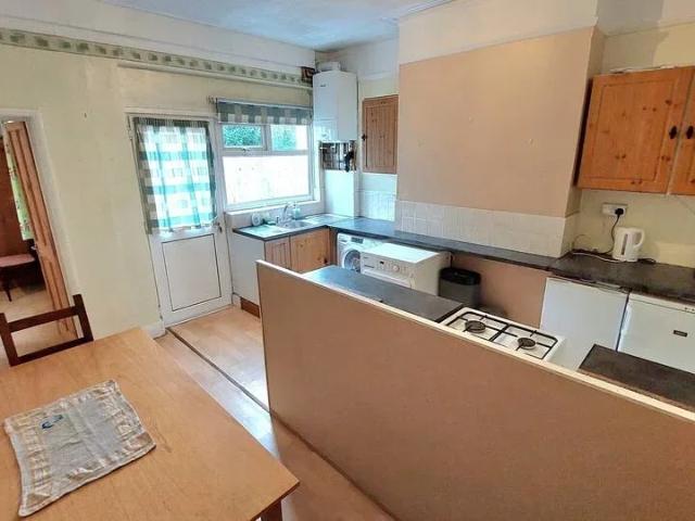 Flat for rent in London Borough of Croydon, Purley