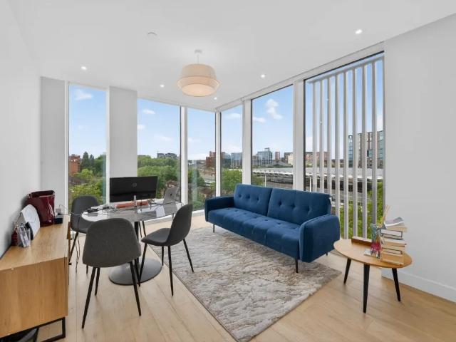 Flat for rent in Somers Town, Greater London