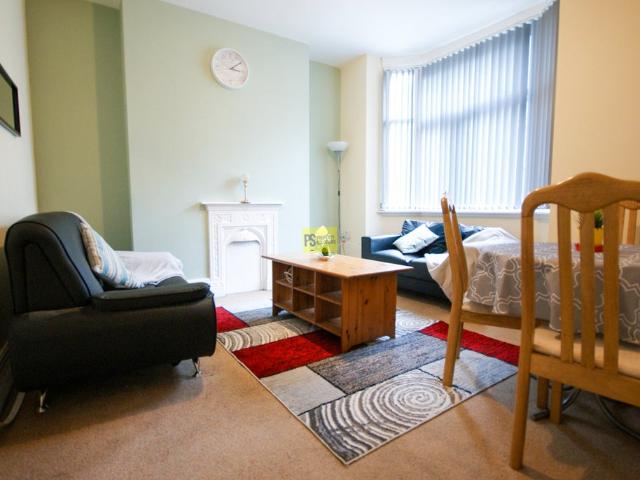 Flat for rent in Metchley, Birmingham