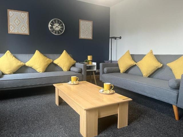 Flat for rent in Rednal, West Midlands