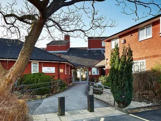 Flat for rent in Calderstones