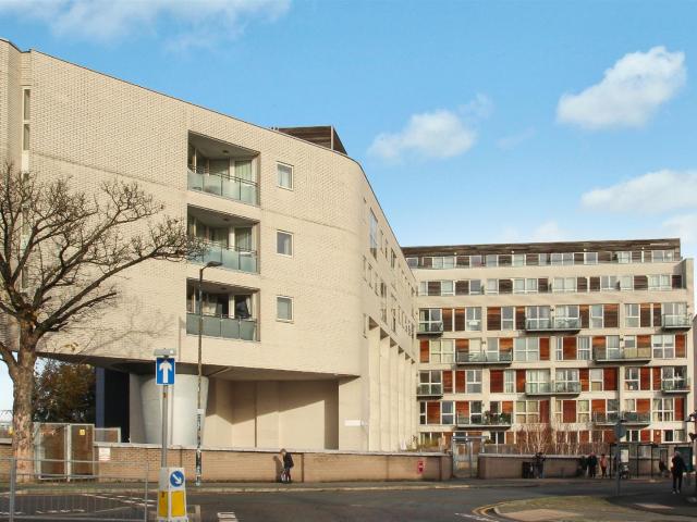 Flat for rent in Sale Moor, Trafford Park