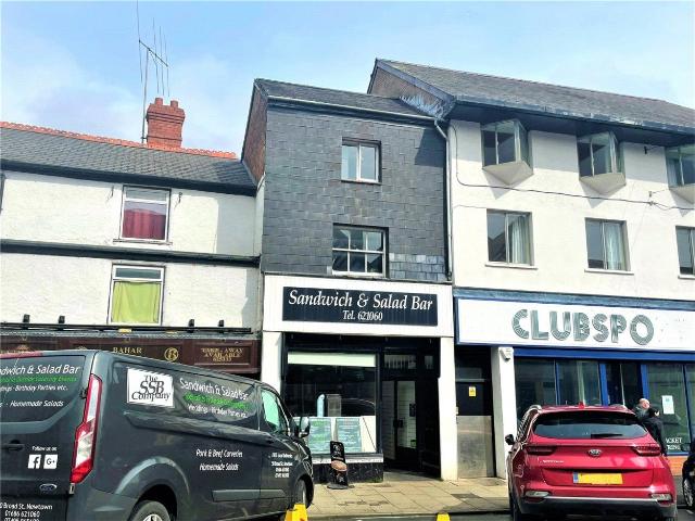 Flat for rent in Newtown, Wales