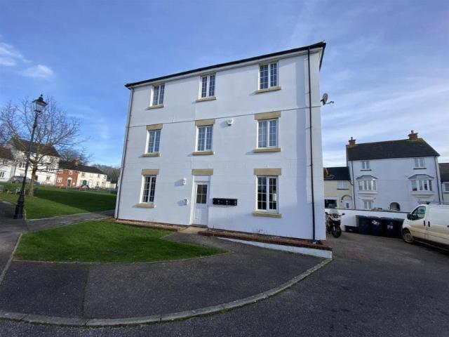 Flat for rent in Broadclyst, East Devon