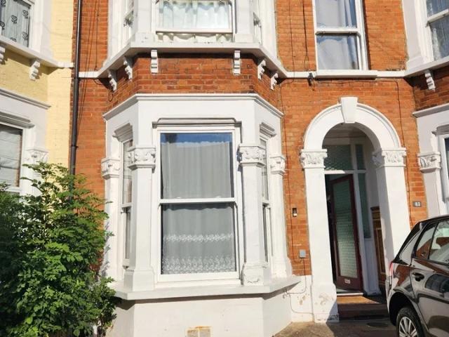 Flat for rent in London Borough of Lewisham, Greater London
