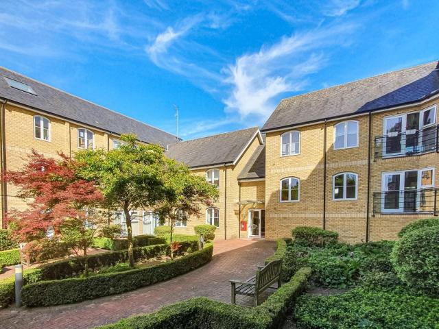 Flat for rent in Kings Hill, Colliers End