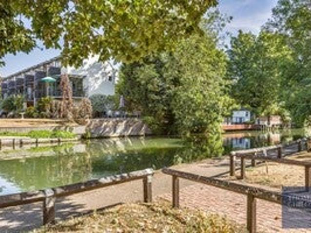 Flat for rent in Kings Hill, Colliers End