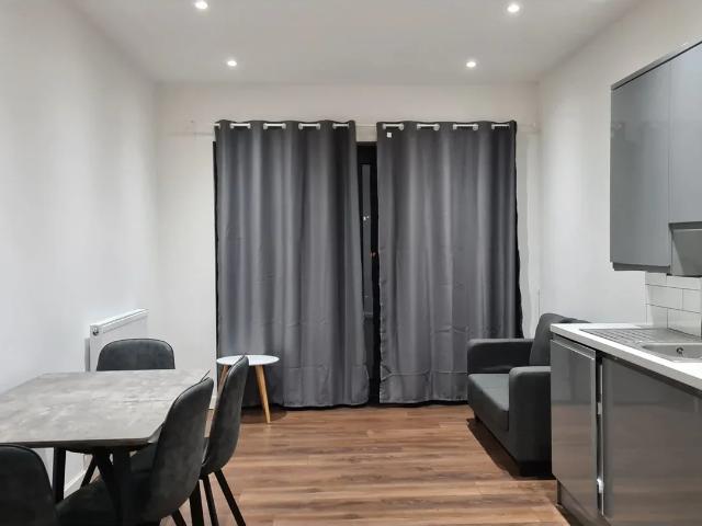 Flat for rent in London Borough of Ealing, Hanwell