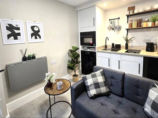 Flat for rent in London Borough of Lewisham, Brockley