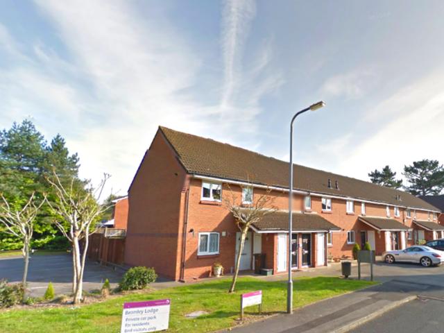 Flat for rent in Goldthorn Hill, Penn