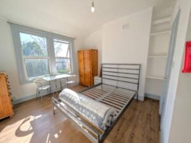 Flat for rent in Dollis Hill, Greater London