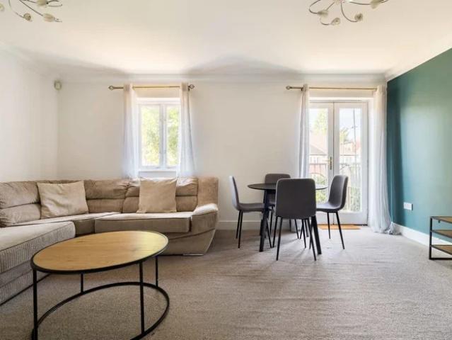 Flat for rent in Brondesbury Park, Greater London
