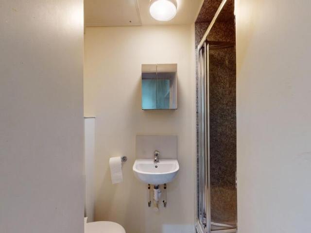 Room for rent in Brondesbury, Greater London
