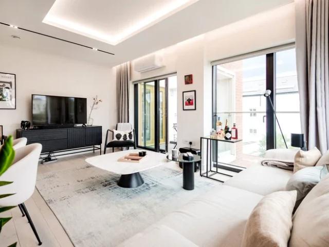 Flat for rent in Brondesbury, Greater London