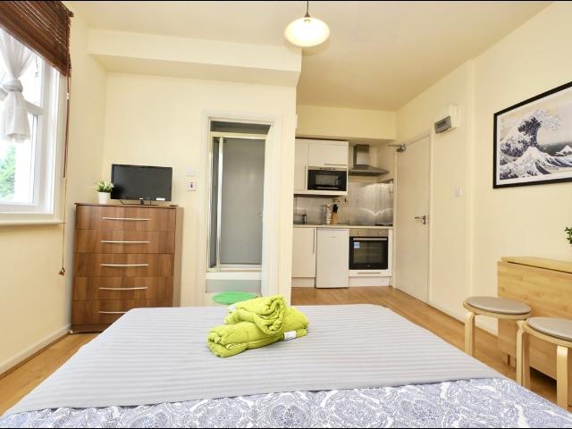 Flat for rent in Brondesbury Park, Greater London