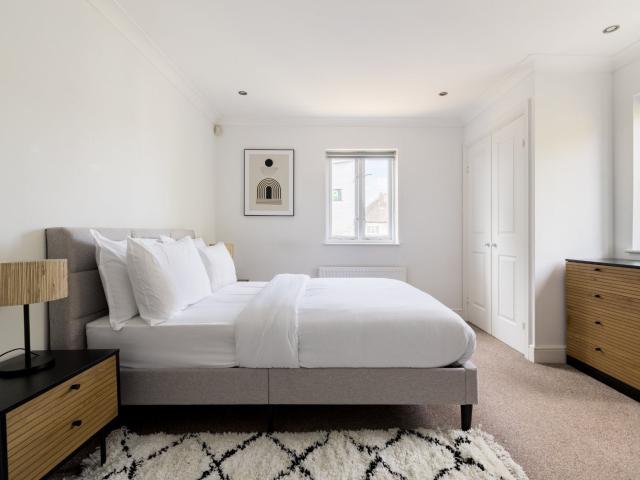 Flat for rent in Brondesbury Park, Greater London
