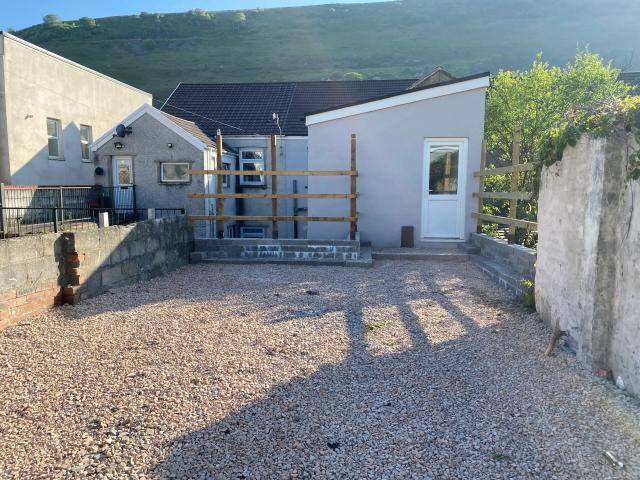 Flat for rent in Cwm, Wales