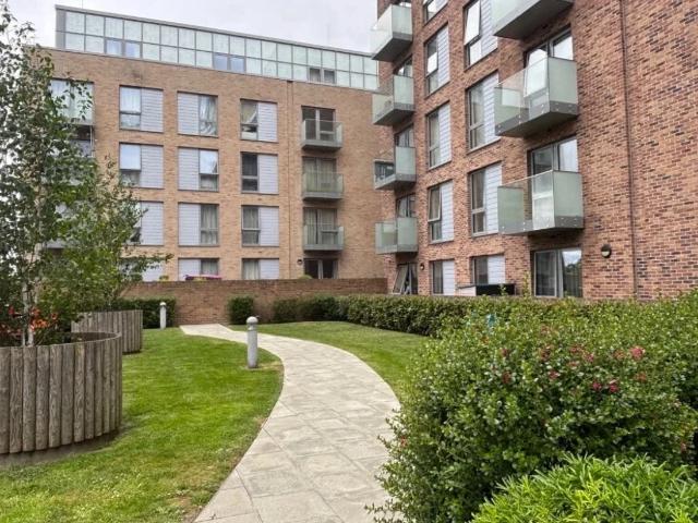 Flat for rent in Radlett, Hertfordshire