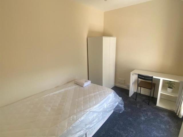Flat for rent in Hawthorn, Pontypridd