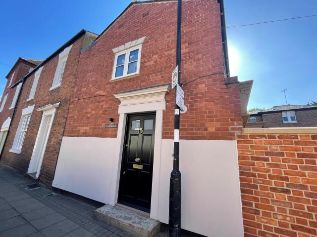 Flat for rent in Cliff Hill, Green Close