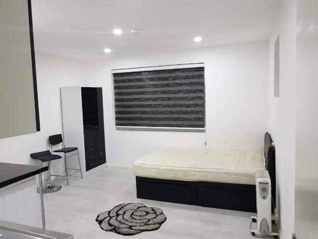 Flat for rent in Upper Edmonton, Edmonton