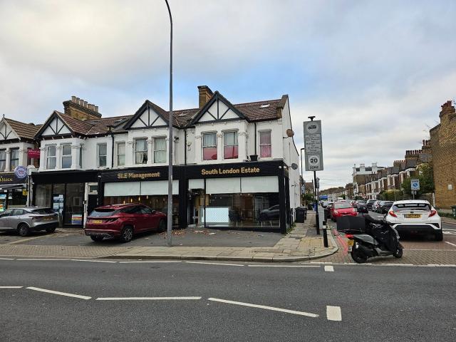 Flat for rent in London Borough of Lewisham, Greater London