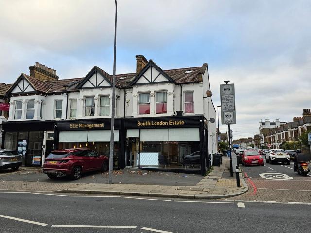 Flat for rent in London Borough of Lewisham, Greater London
