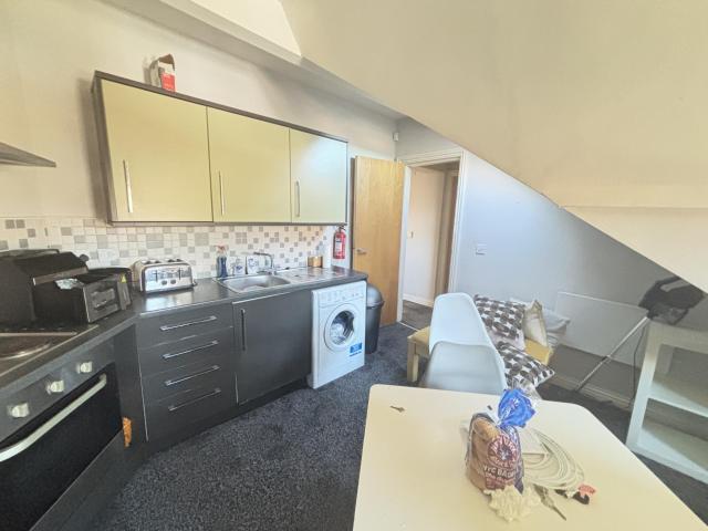 Flat for rent in Hyde Park, West Yorkshire