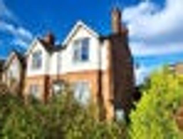 Flat for rent in Brunswick Park, Greater London