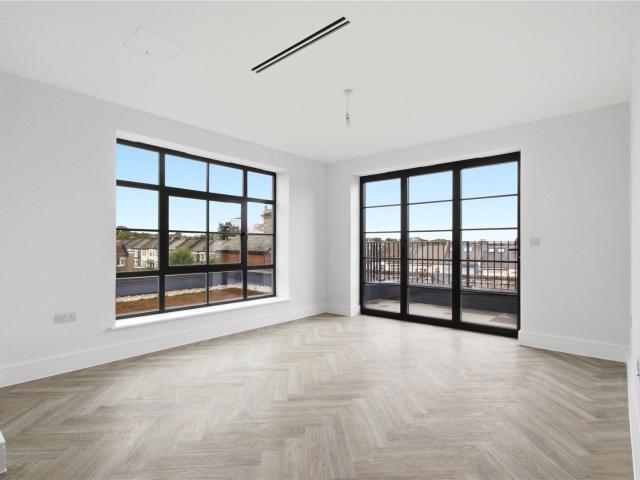 Flat for rent in Brunswick Park, Greater London