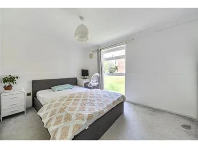 Flat for rent in London Borough of Ealing, Greater London