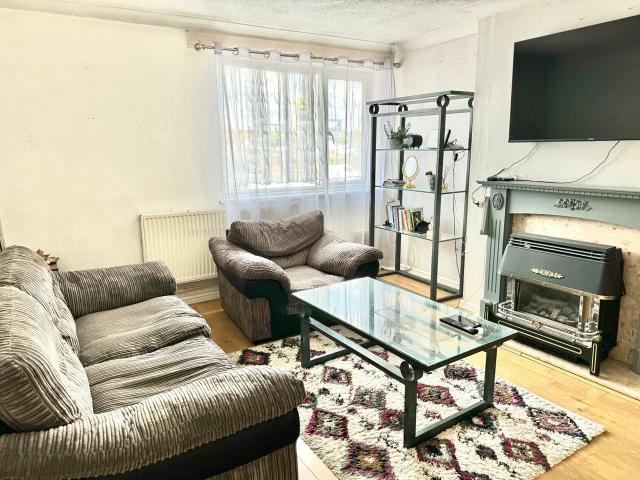 Flat for rent in Slough