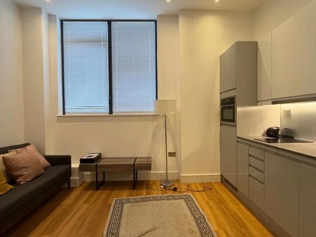 Flat for rent in Slough