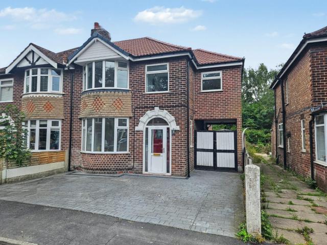 Flat for rent in Timperley, Trafford Park