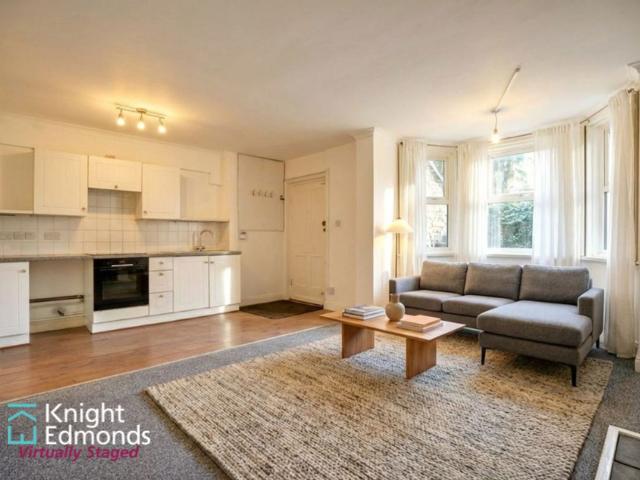 Flat for rent in Ringlestone, Midway
