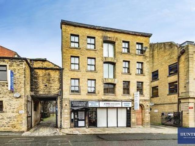 Flat for rent in Woolshops, Calderdale