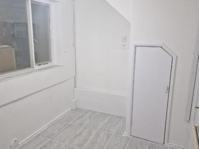 Flat for rent in Aldersbrook, Greater London