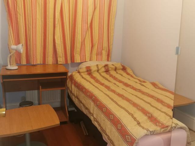 Flat for rent in Kingsbury, Greater London