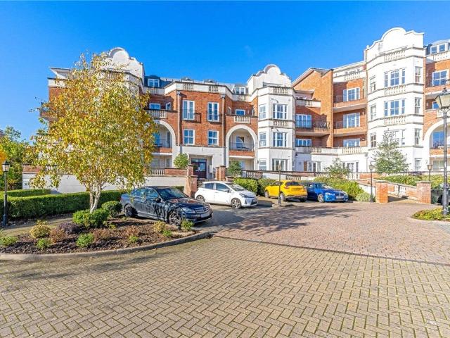 Flat for rent in Sunninghill and Ascot, Ascot