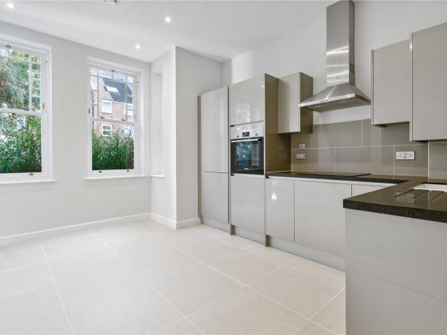 Flat for rent in London Borough of Hounslow, Greater London