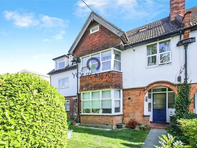 Flat for rent in Benhilton, Greater London