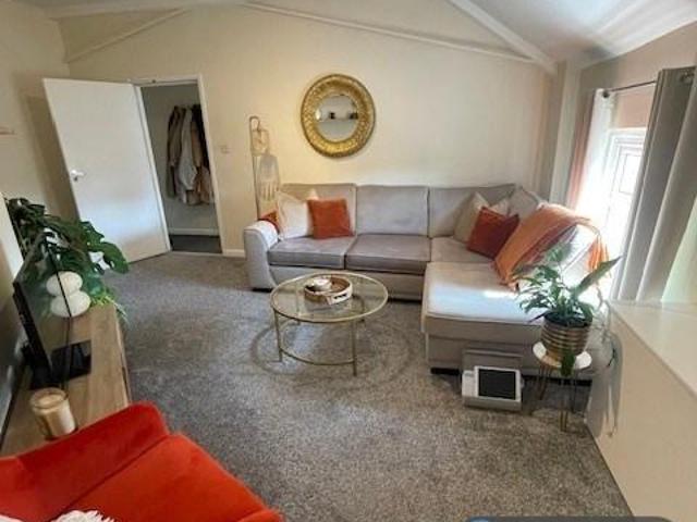 Flat for rent in Ermine West, Brayford