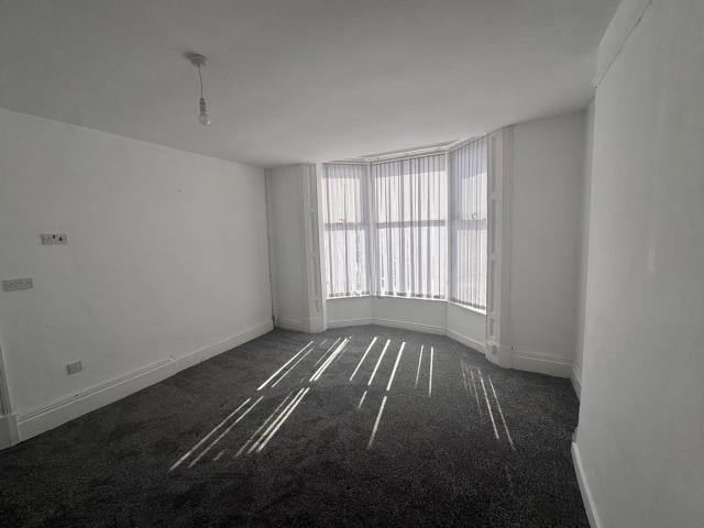 Flat for rent in Fallings Park, Park Village
