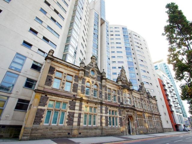 Flat for rent in Brewery Quarter, Cardiff